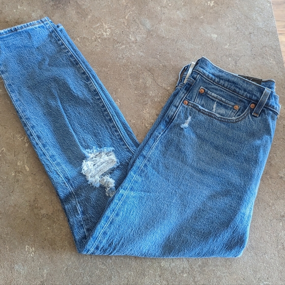 Levi's Straight Leg Wedgie Jeans - Picture 9 of 14
